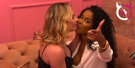 Girls Kissing pornographic actress galleries