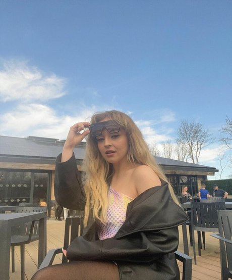 blonde muscle onlyfans nude photos