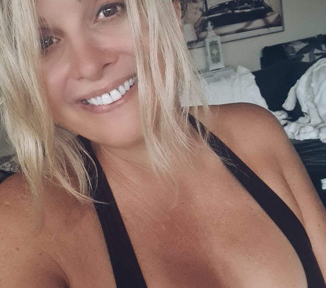 Helen Eleni nude pornstar photos