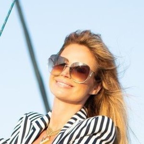 Ester Dee pornstar beautiful image