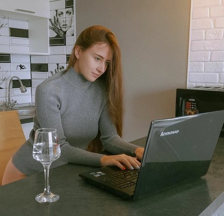 Tina Luven pretty pornstar pic