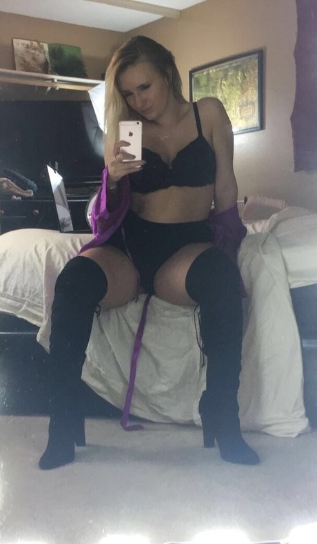 Kylie Parker star art pictures