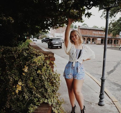 Squidbean naked actress pictures