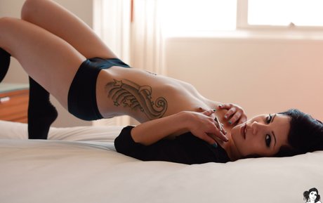 laneibadhabit naked star img