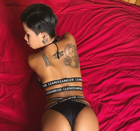 shuggatrix model top pictures