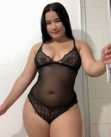 Paula Sarta model adult pic