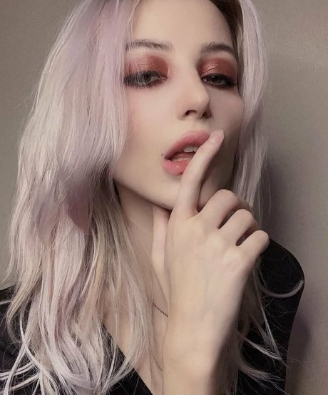 alexandra shock model pornographic pictures