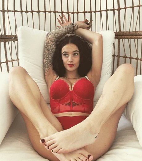 Alexis vdh pornstar sexy photos