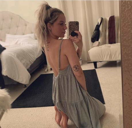 big tits blonde onlyfans adult pics