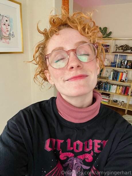 Amygingerhart model nudes pics