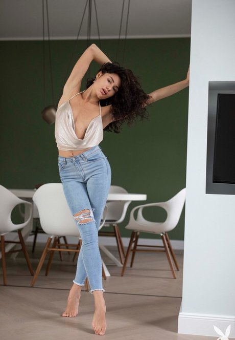 petite girls onlyfans free naked image