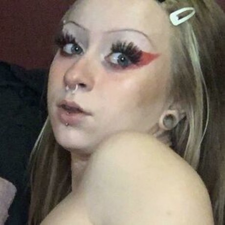 Kittiemaemeow pretty pornstar pic