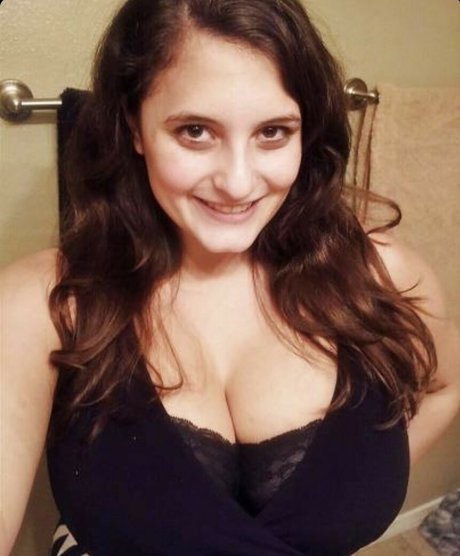 Avery Millah pretty star img