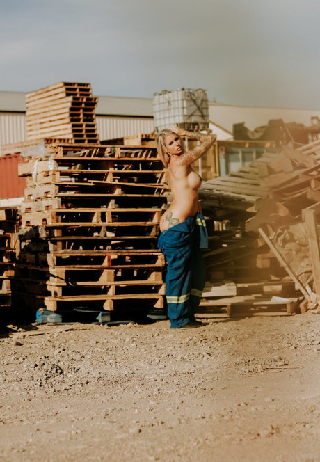 Karissa Baldwin nudes model pictures