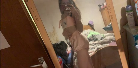 Jade XX pretty actress photo