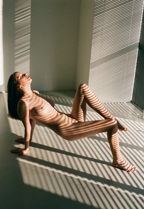 invaklina adult model images