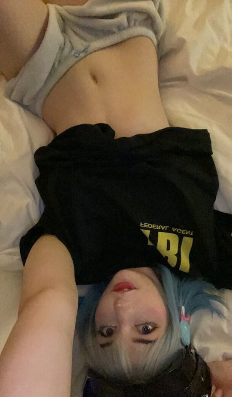 llampinq exclusive model images