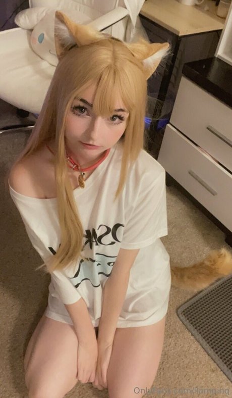 llampinq nudes model gallery