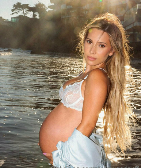 aylawoodruff model free img