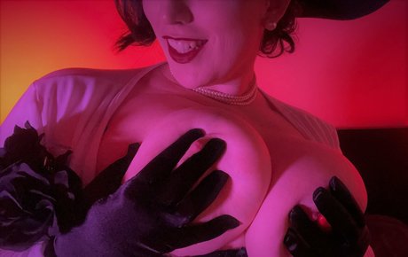 kitty leroux00 star top photo