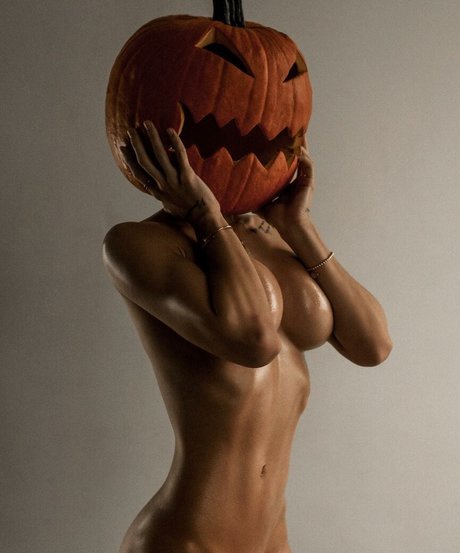 margoricka model high quality img