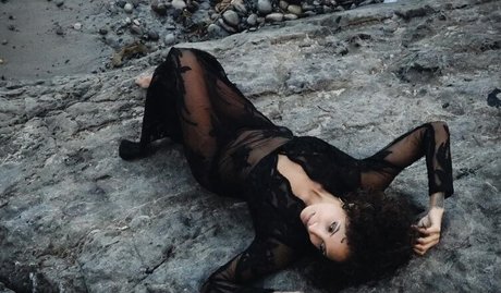 Christel Khalil star pics