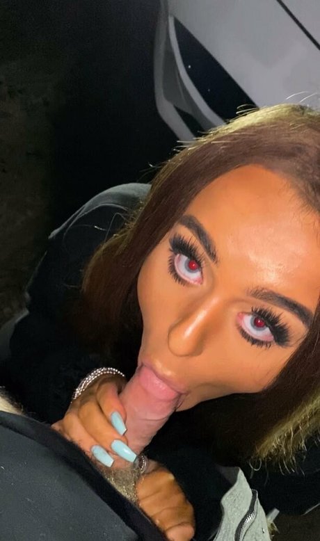 Cara Mai pretty model photo