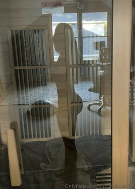 Lucy Hubbard star nudes pic