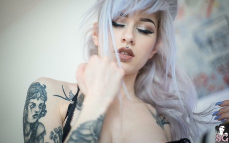 Jinni SG erotic actress gallery