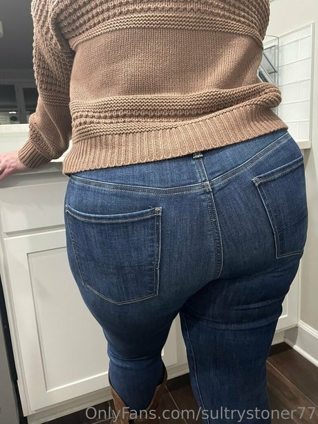 sultrystoner77 pornstar exclusive picture