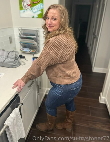 sultrystoner77 exclusive star pictures