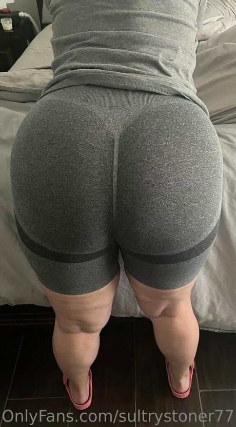 sultrystoner77 beautiful model image