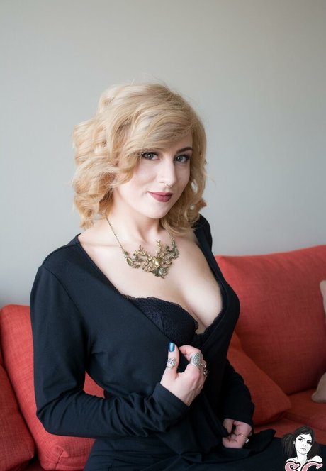 Moonchiild model nude gallery