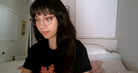 Delightfulhug free pornstar photo