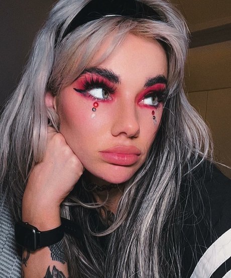 Hannah Taylor beautiful actress picture