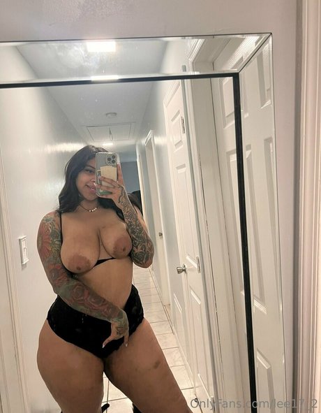lee17 2 pornstar naked image