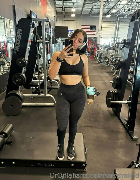 arysworld best actress image