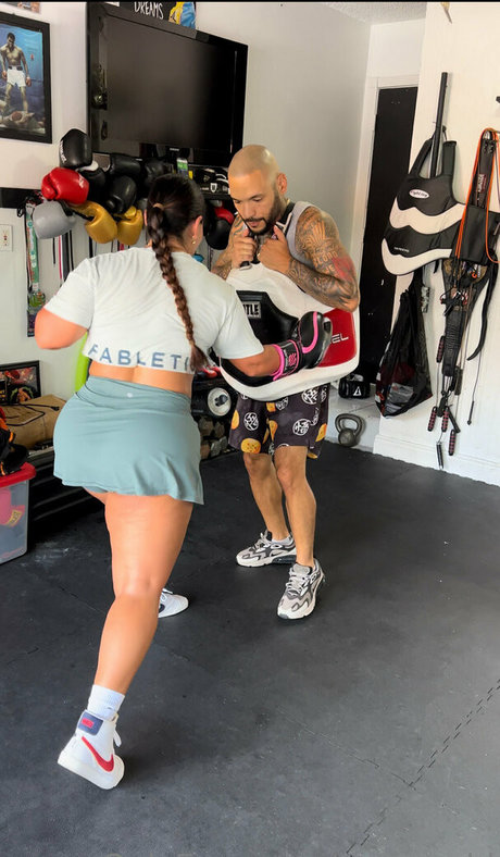 arysworld naked model image