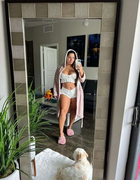 arysworld actress picture