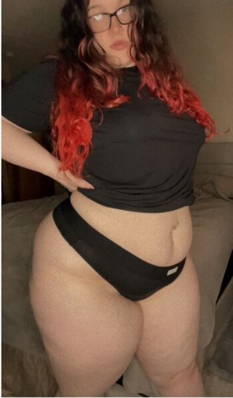 Kailyn Makena erotic pornstar galleries