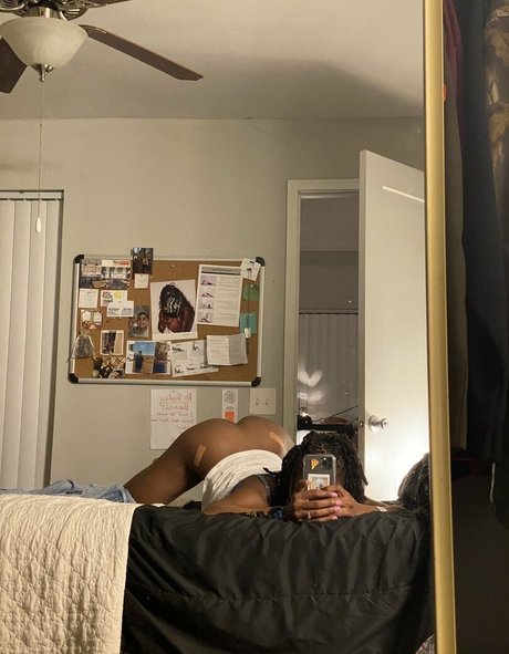 beautiful ebony onlyfans naked image