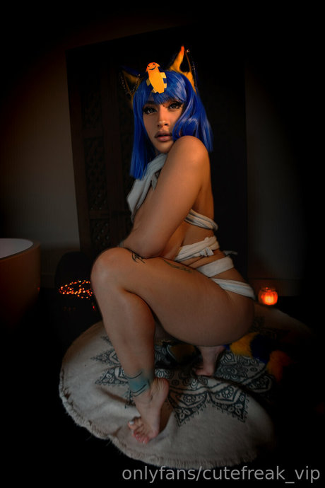 Cute Freak top model image