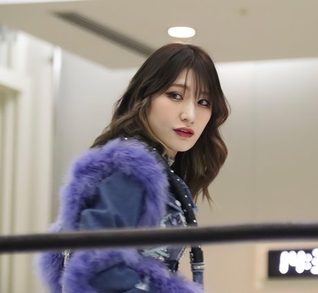 Yuki Kamifuku erotic star img