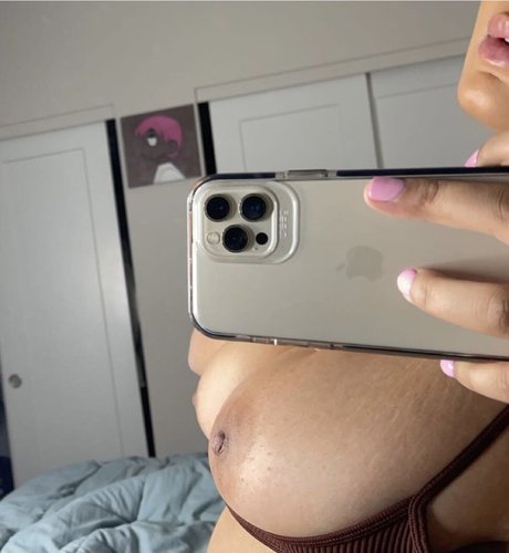 Laixxx_ model nude pic