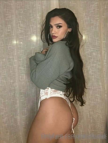 Eceozbudak model adult pictures