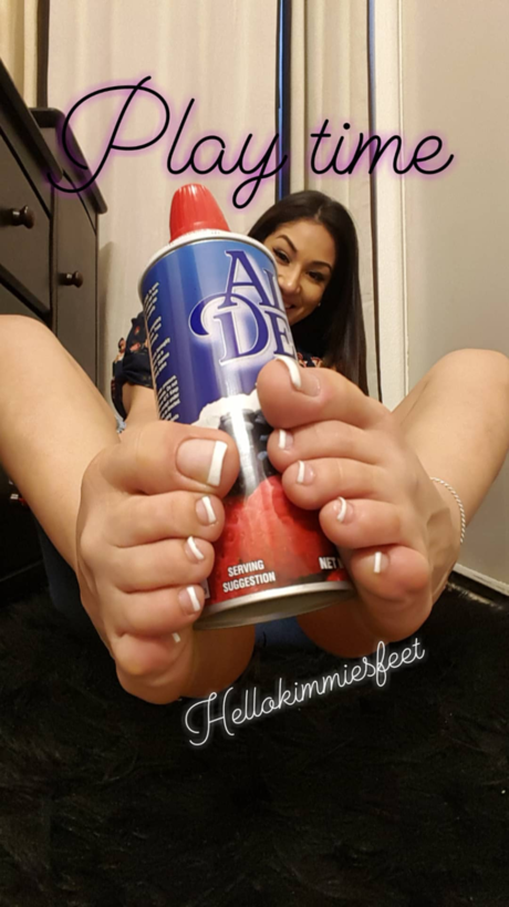 Kimmies Feet_ naked model gallery