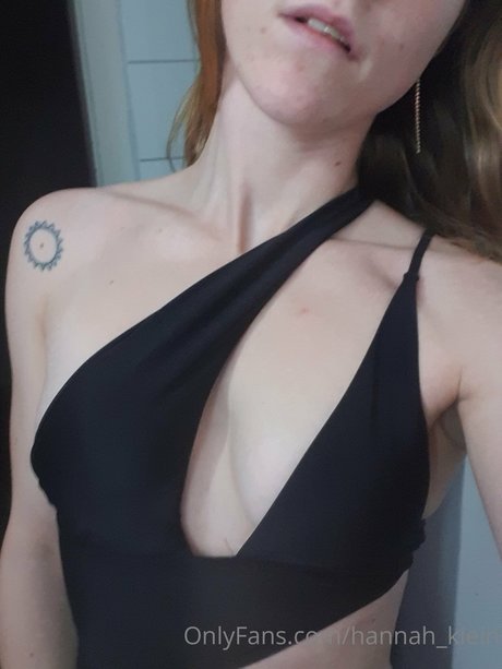 Hannah Klein sexy model img
