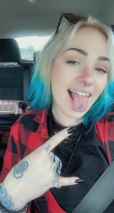 Claire Lavey beautiful star pic