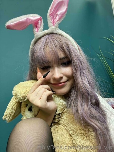 Adel blossom top star image