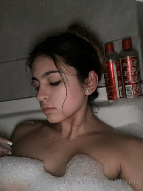 Noelle Emily_ nude star gallery